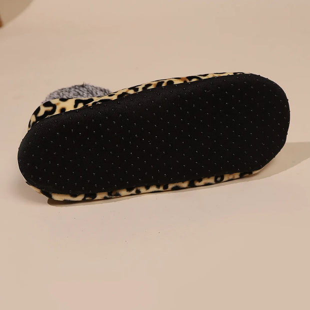 Wildly Cozy Leopard Print Socks: Warmth for Your Feet This Fall and Winter! 🐾❤️